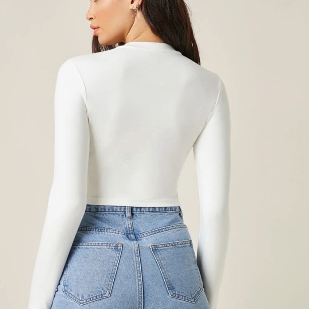 Cropped top - Picture 2 of 5
